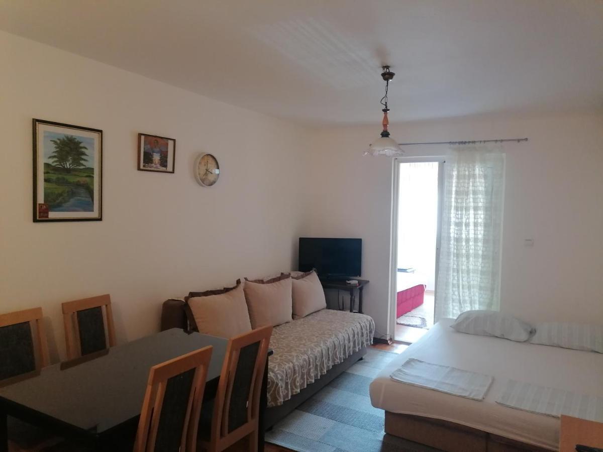 A&J Apartment Budva Exteriör bild